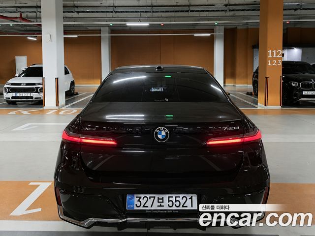 BMW 7-Series 740d xDrive M Sport — пробег 10 800 км — фото 4 из 5