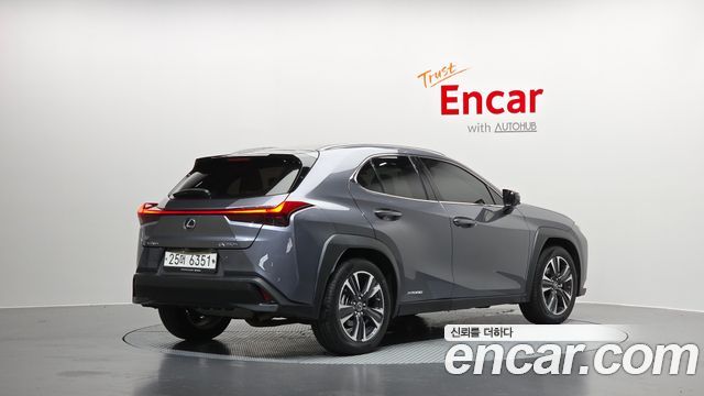 Lexus UX 2.0 AWD — пробег 139 679 км — фото 2 из 5
