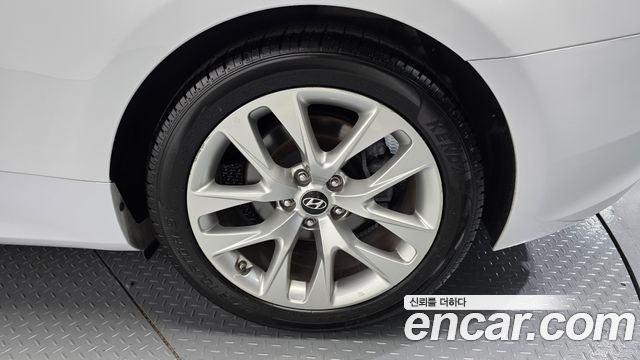 Hyundai Genesis из Кореи Encar