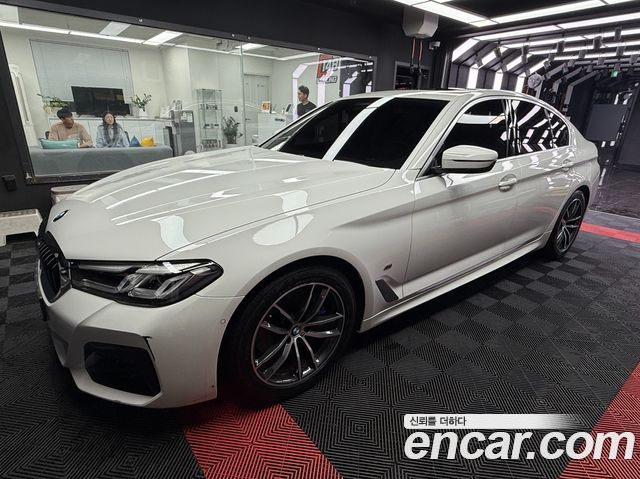 BMW 5-Series 520i M Sport — пробег 75 500 км — фото 3 из 5