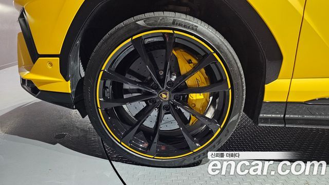 Lamborghini Urus из Кореи Encar