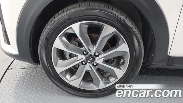 Kia Stonic из Кореи Encar