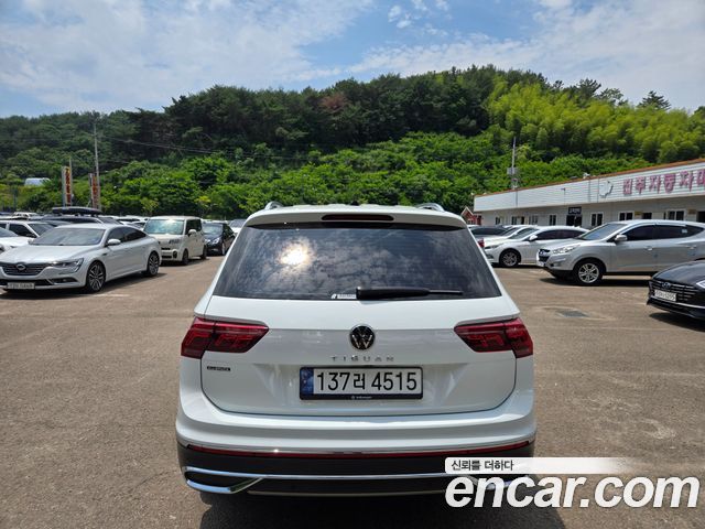 Volkswagen Tiguan 2.0 TSI R-Line — пробег 49 138 км — фото 5 из 5