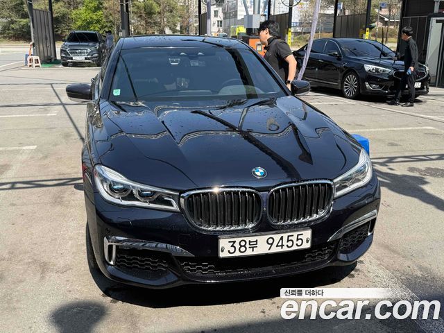 BMW 7-Series 740Li xDrive M Sport Package — пробег 117 000 км — фото 1 из 5