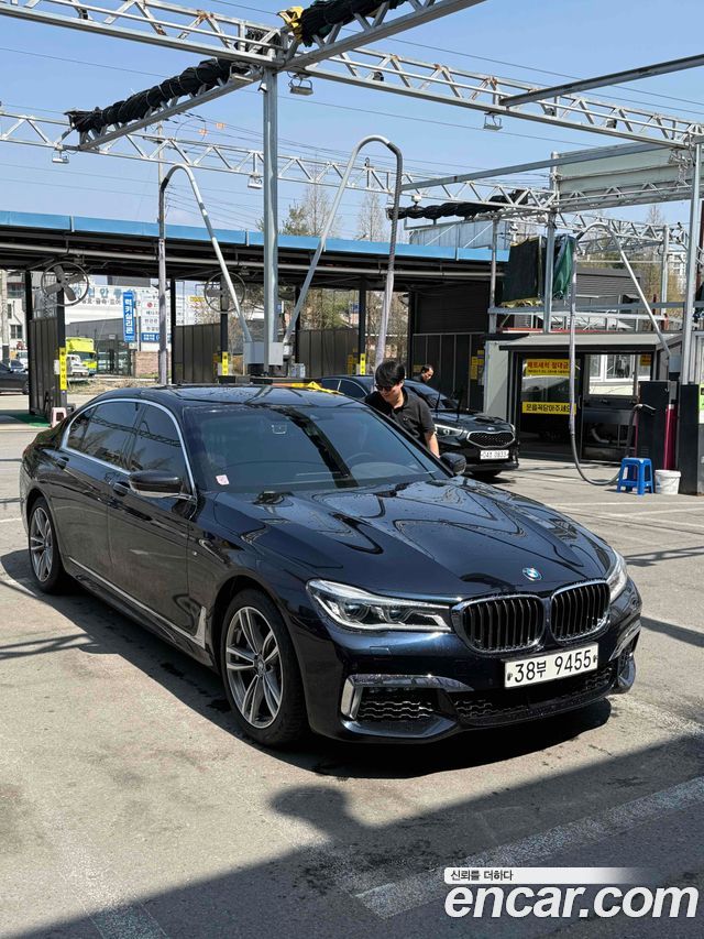BMW 7-Series 740Li xDrive M Sport Package — пробег 117 000 км — фото 2 из 5
