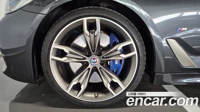 BMW 5-Series M550i xDrive — пробег 59 825 км — фото 5 из 5