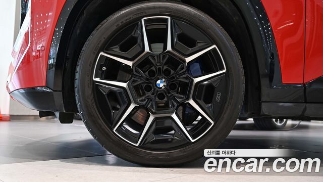 BMW XM 4.4 — пробег 24 902 км — фото 5 из 5