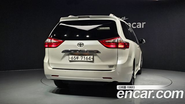 Toyota Sienna из Кореи Encar