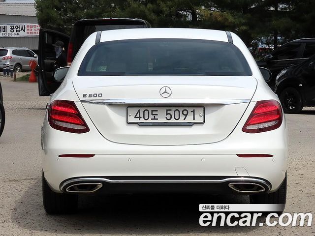 Mercedes-Benz E-Class из Кореи Encar