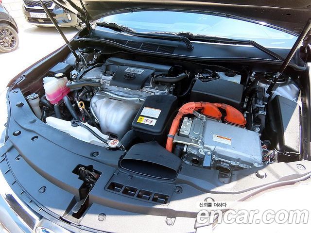 Toyota Camry Hybrid XLE — пробег 86 067 км — фото 5 из 5
