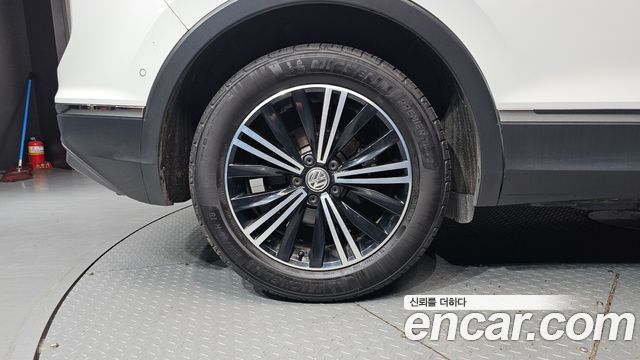 Volkswagen Tiguan 2.0 TDI Prestige — пробег 183 654 км — фото 5 из 5