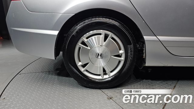 Honda Civic HYBRID 8th — пробег 202 114 км