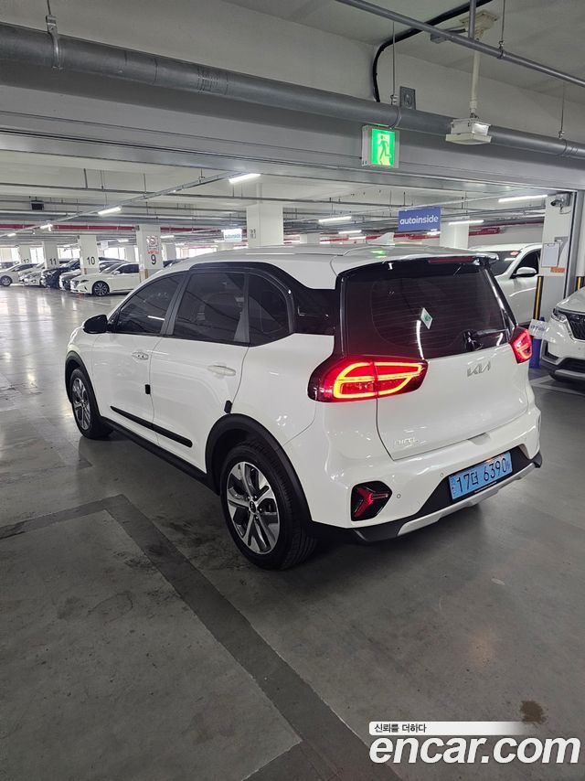 Kia Niro Earth — пробег 159 114 км — фото 2 из 5