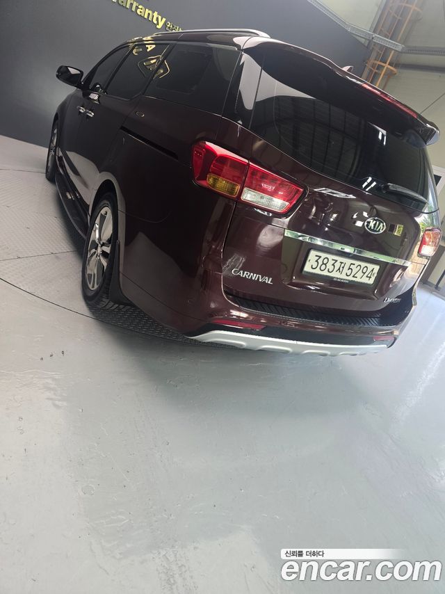 Kia Carnival из Кореи Encar