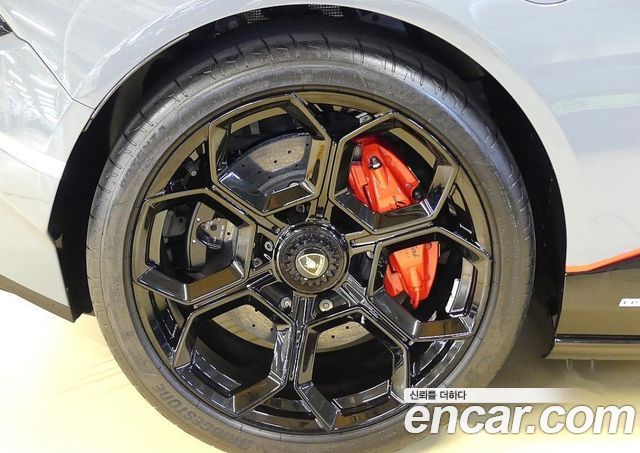 Lamborghini Huracan LP640-2 Tecnica — пробег 903 км