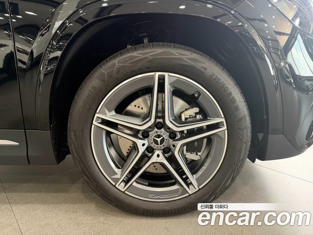 Mercedes-Benz GLA-Class GLA250 4MATIC — пробег 227 км
