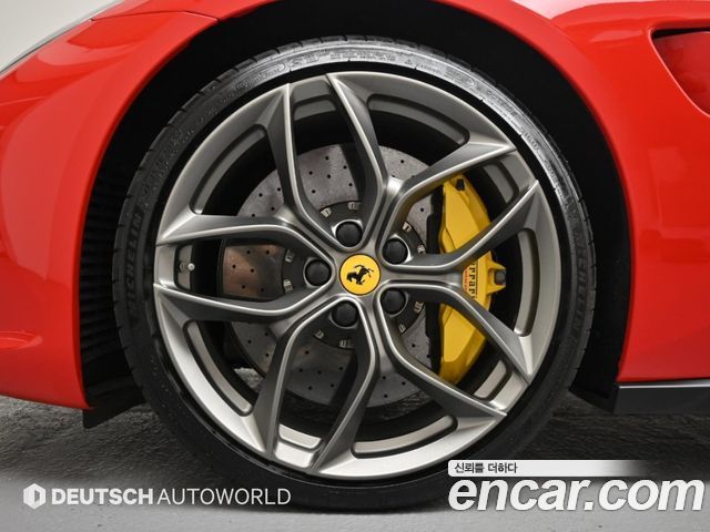 Ferrari GTC4 Lusso T 3.9 V8 — пробег 31200 км