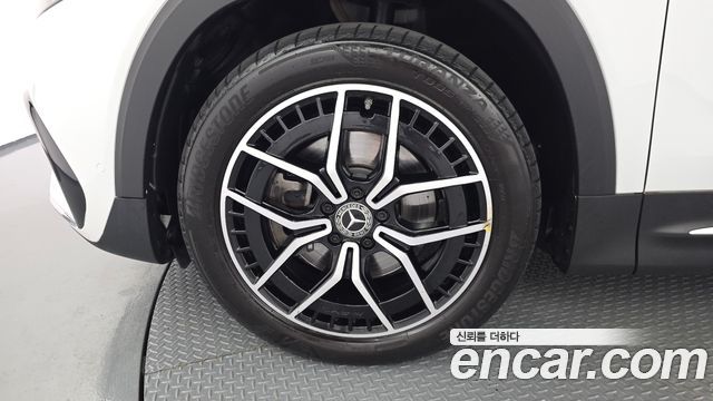 Mercedes-Benz EQB EQB300 4MATIC AMG Line — пробег 41 817 км
