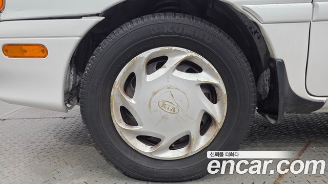 Kia Avella 5DR 1.3 GLXi — пробег 76 635 км