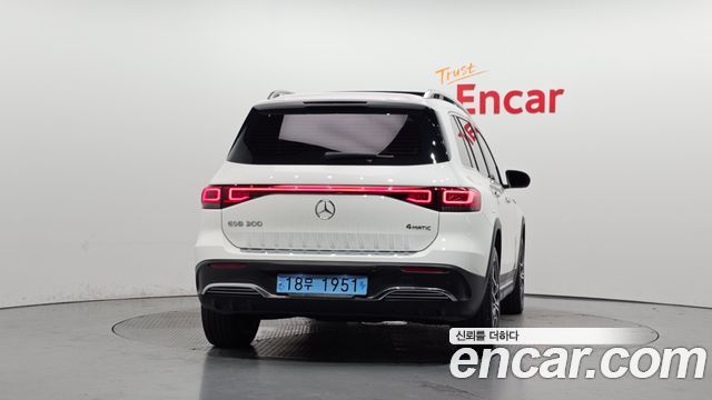 Mercedes-Benz EQB EQB300 4MATIC AMG Line — пробег 133 505 км