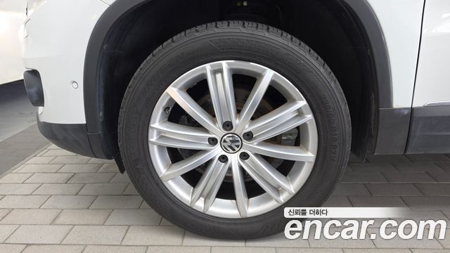 Volkswagen Tiguan 2.0 TDI  Premium 5N — пробег 122 840 км — фото 5 из 5