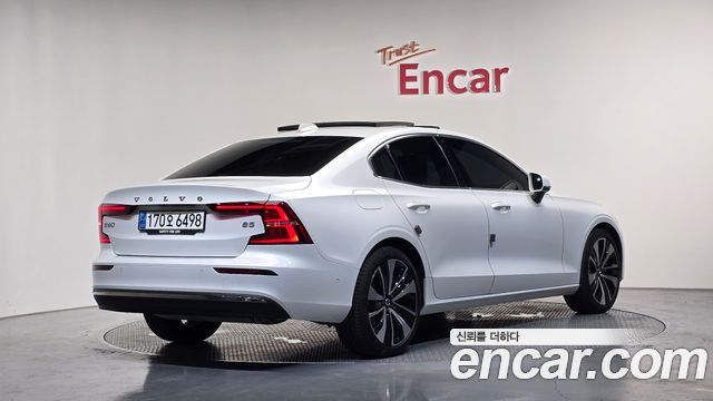 Volvo S60 B5 Ultra Bright — пробег 17 703 км