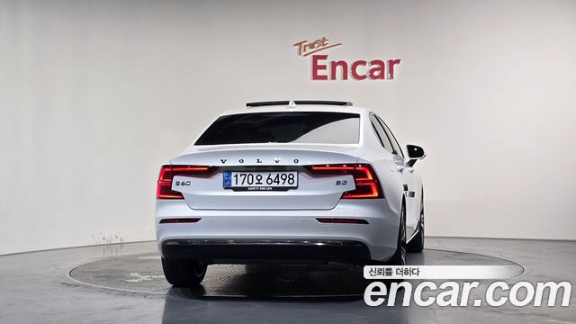 Volvo S60 B5 Ultra Bright — пробег 17 703 км