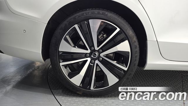 Volvo S60 B5 Ultra Bright — пробег 17 703 км