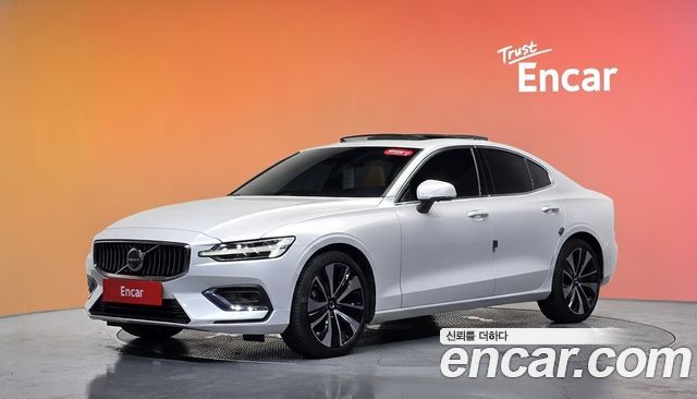 Volvo S60 B5 Ultra Bright — пробег 17 703 км