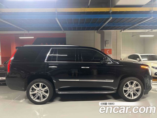 Cadillac Escalade 6.2 4th — пробег 143 000 км
