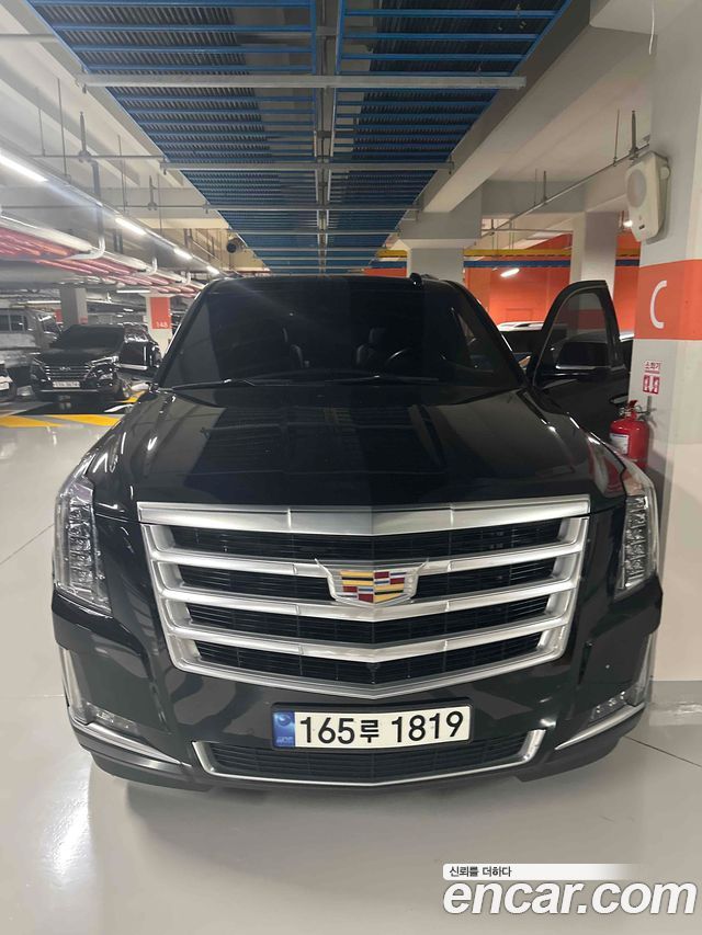 Cadillac Escalade 6.2 4th — пробег 143 000 км