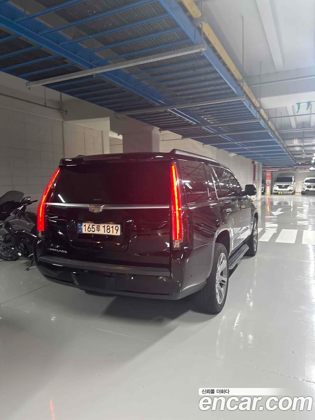 Cadillac Escalade 6.2 4th — пробег 143 000 км