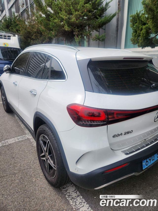 Mercedes-Benz EQA из Кореи Encar