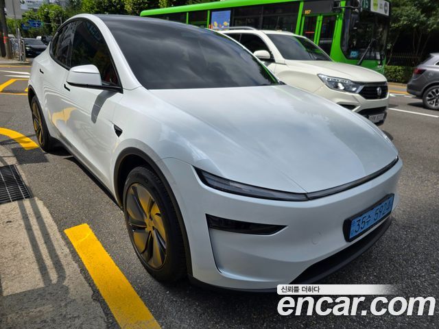Tesla Model Y Premium RWD — пробег 920 км — фото 3 из 5