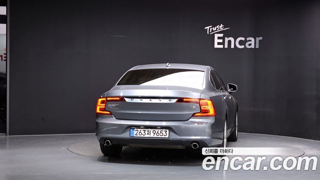 Volvo S90 T5 Momentum — пробег 156 946 км
