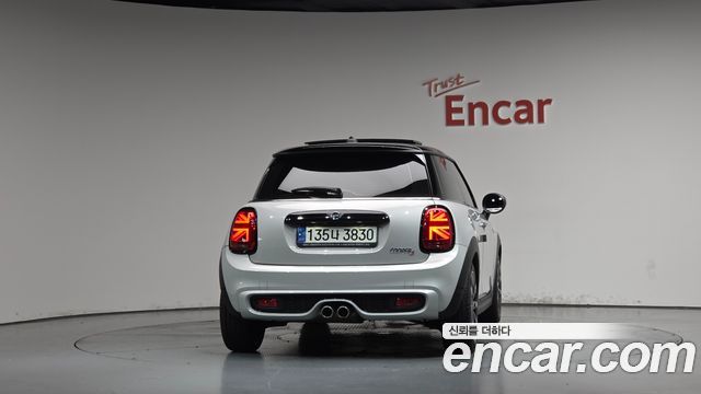 Mini Cooper HIGH 3rd — пробег 53 623 км