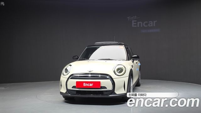 Mini Cooper 5-Door Classic Plus 3rd — пробег 83 507 км