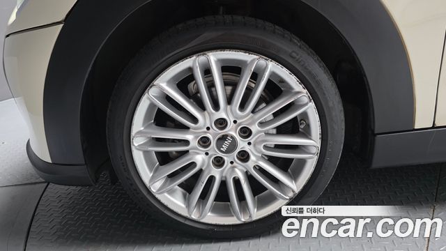 Mini Cooper 5-Door Classic Plus 3rd — пробег 83 507 км
