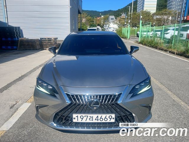 Lexus ES Executive — пробег 38 679 км — фото 1 из 5