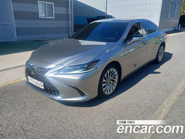 Lexus ES Executive — пробег 38 679 км — фото 2 из 5