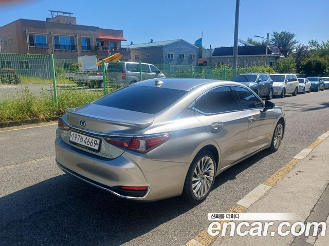 Lexus ES Executive — пробег 38 679 км — фото 3 из 5