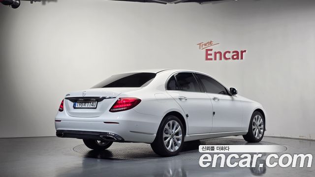 Mercedes-Benz E-Class из Кореи Encar