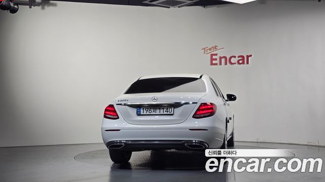 Mercedes-Benz E-Class из Кореи Encar