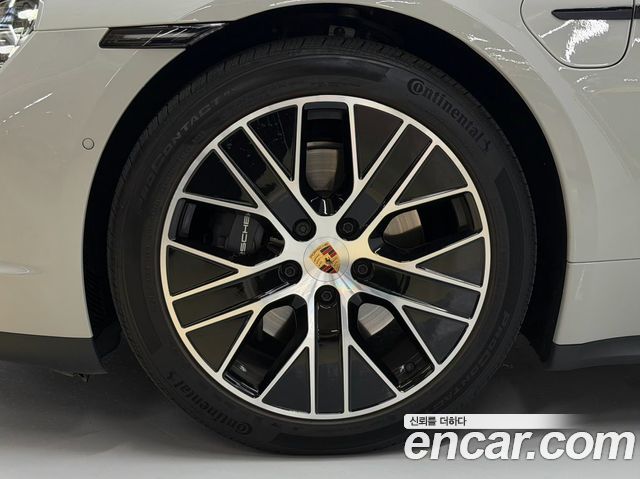 Porsche Taycan Base 4 — пробег 8 010 км