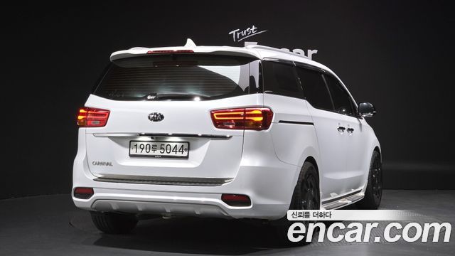 Kia Carnival из Кореи Encar