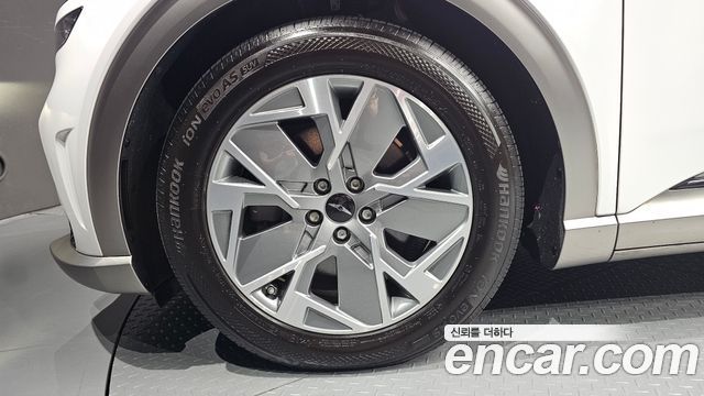 Genesis GV60 Standard AWD — пробег 34 827 км