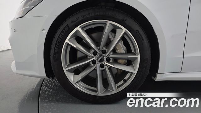 Audi A7 55 TFSI Quattro Premium — пробег 141 372 км