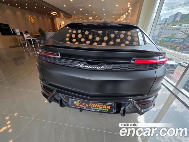 Lamborghini Urus из Кореи Encar