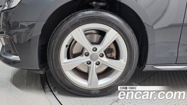 Audi A4 40 TFSI — пробег 43 471 км