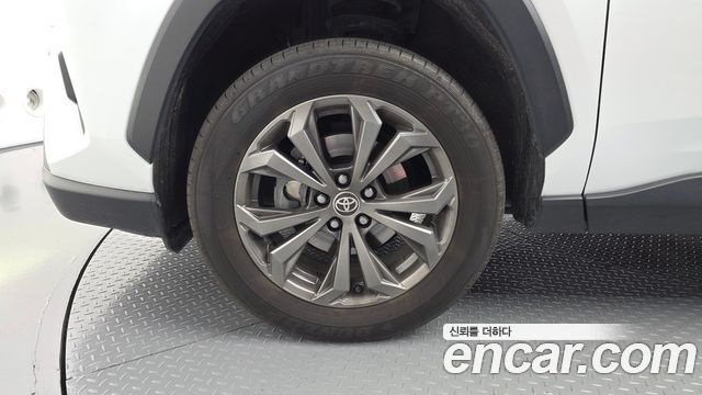 Toyota RAV4 2,5 4WD Hybrid LTD — пробег 49 129 км